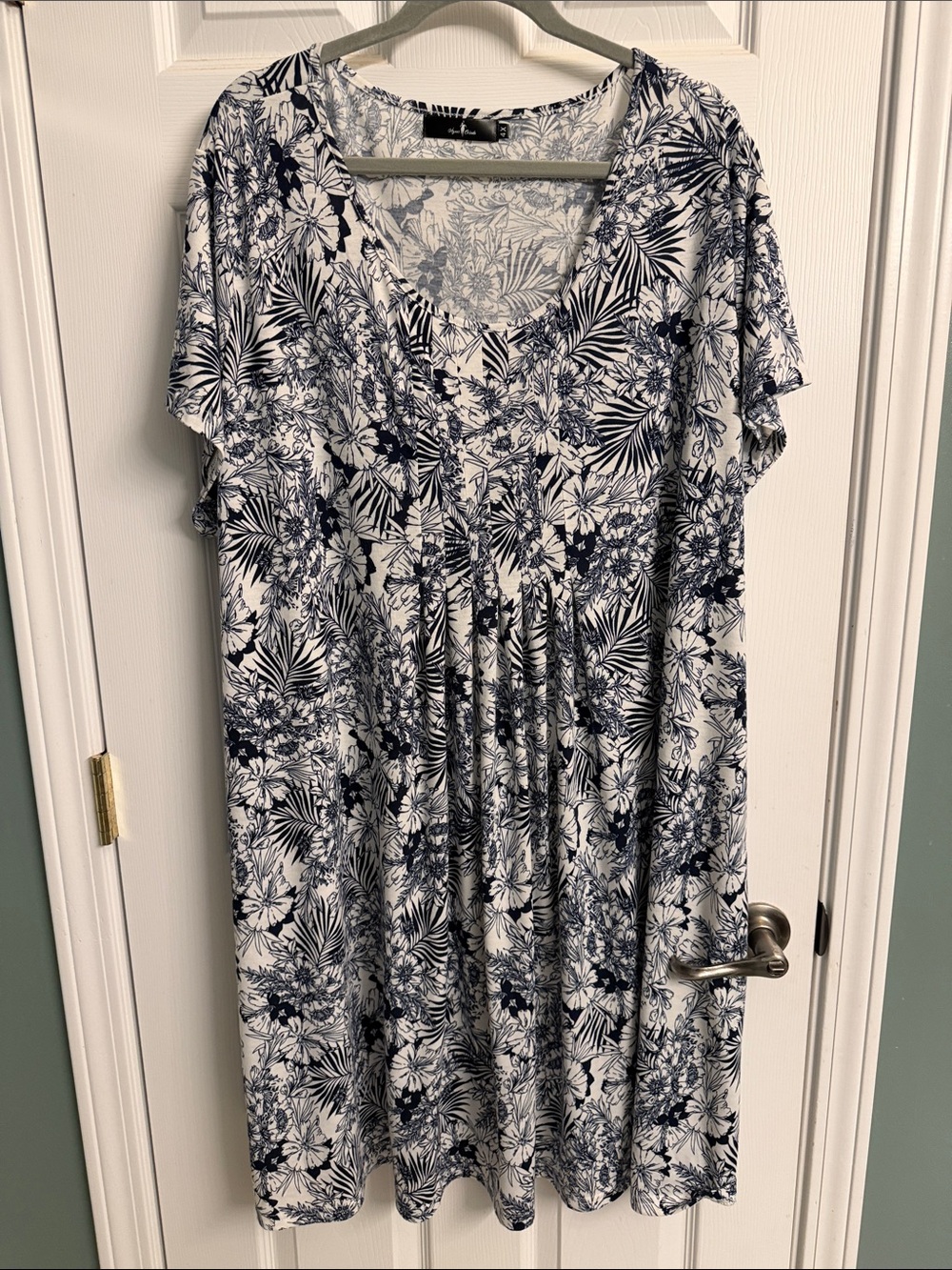 Floral V-Neck Short Sleeve Dress - Navy/White